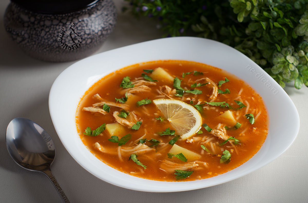 cc92925a2018d70996d0e64ac555aa12 Як приготувати томатний суп з куркою — простий рецепт курячого супу з картоплею і вермішеллю з покроковими фото