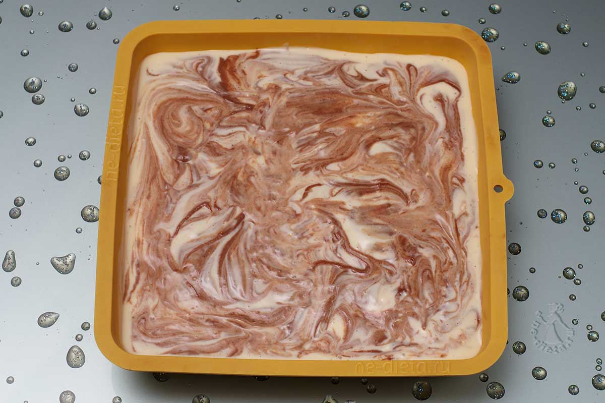 f6b07b140c1a7c81bbee403cb90c3aba Як приготувати шоколадний брауні з маскарпоне — рецепт мармурових тістечок з прошарком з маскарпоне з покроковими фото