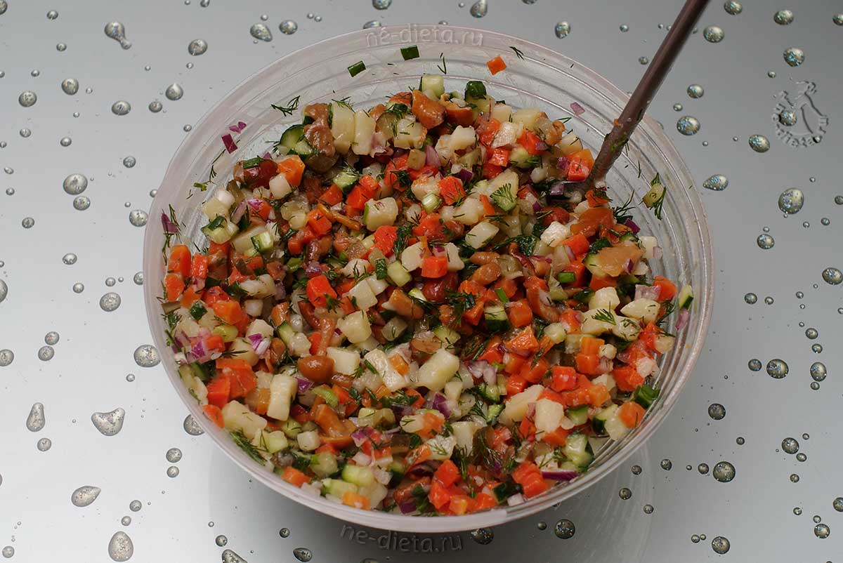 fa39599572b69d099bd1d5b2a972c8f5 Як приготувати сільський салат: рецепт пісного овочевого салату з грибами і картоплею з покроковими фото