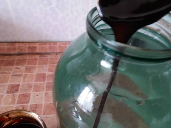 kak prigotovit kvas iz kvasnogo susla v domashnikh usloviyakh101 Як приготувати квас з квасного сусла в домашніх умовах
