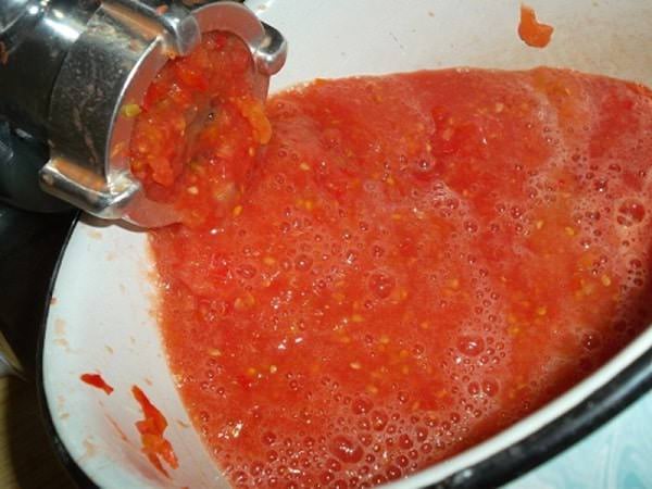 kak prigotovit pomidory v sobstvennom soku na zimu  recepty   palchiki oblizhesh73 Як приготувати помідори у власному соку на зиму? Рецепти — пальчики оближеш