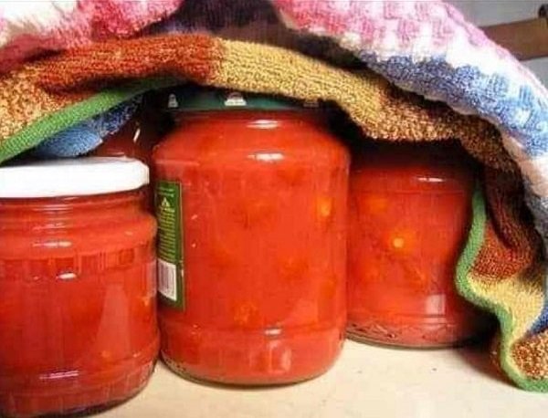 kak prigotovit pomidory v sobstvennom soku na zimu  recepty   palchiki oblizhesh80 Як приготувати помідори у власному соку на зиму? Рецепти — пальчики оближеш