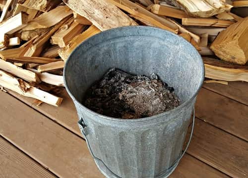 poleznye svojjstva i primenenie drevesnojj zoly na ogorode55 Корисні властивості і застосування деревної золи на городі