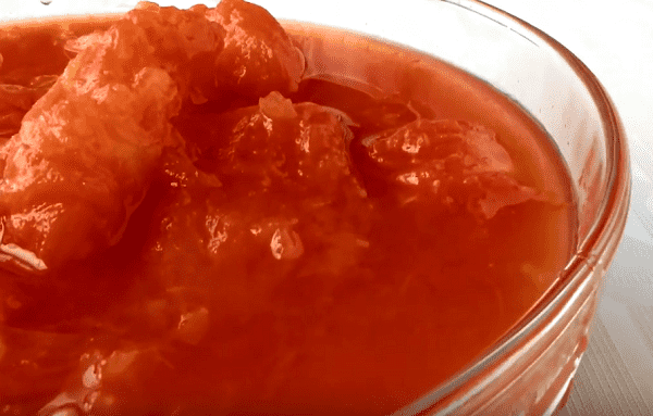 pomidory dolkami s lukom i maslom na zimu   recepty palchiki oblizhesh12 Помідори часточками з цибулею і маслом на зиму — рецепти пальчики оближеш