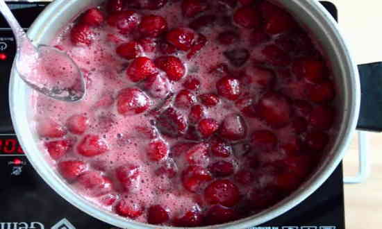 36eb25c401a4b4dda3115aa15fca91e7 Густе варення з полуниці з цілими ягодами на зиму