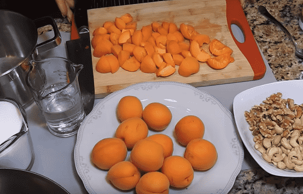 varene iz abrikosov na zimu – recepty palchiki oblizhesh 36 Варення з абрикосів на зиму – рецепти пальчики оближеш!