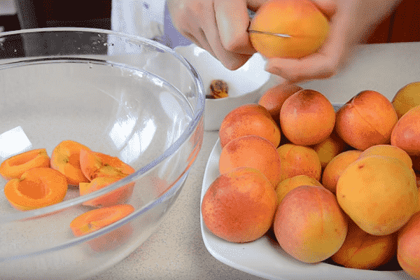 varene iz abrikosov na zimu – recepty palchiki oblizhesh 50 Варення з абрикосів на зиму – рецепти пальчики оближеш!