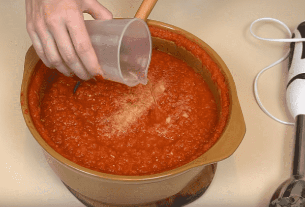 domashnijj ketchup iz pomidorov na zimu   palchiki oblizhesh52 Домашній кетчуп з помідорів на зиму — пальчики оближеш