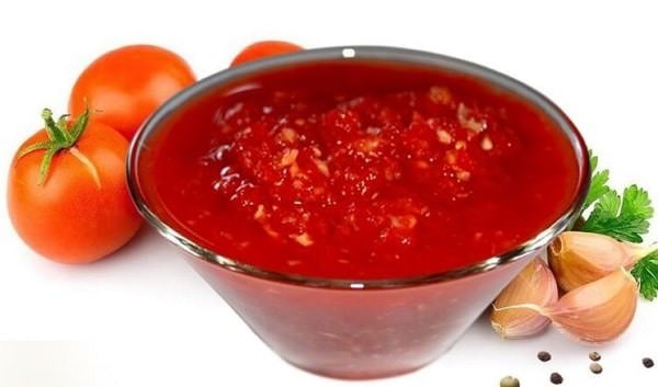 kak prigotovit tomatnyjj sous iz pomidor na zimu v domashnikh usloviyakh157 Як приготувати томатний соус з помідорів на зиму в домашніх умовах