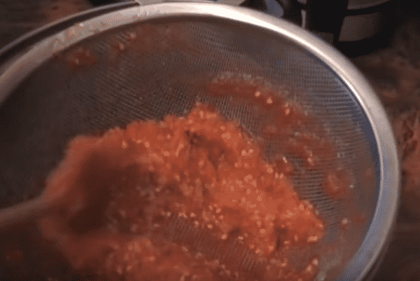 kak prigotovit tomatnyjj sous iz pomidor na zimu v domashnikh usloviyakh160 Як приготувати томатний соус з помідорів на зиму в домашніх умовах