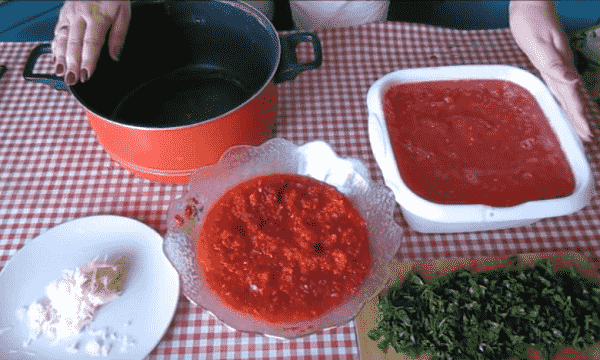 kak prigotovit tomatnyjj sous iz pomidor na zimu v domashnikh usloviyakh168 Як приготувати томатний соус з помідорів на зиму в домашніх умовах