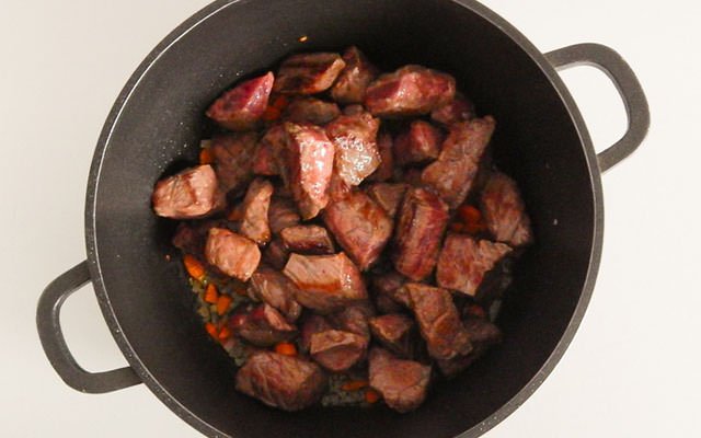 055616e85c935cd19fd42f279d0e2841 Рецепти приготування смачного мяса з чорносливом на сковороді в духовці, в мультиварці, з різних видів мяса