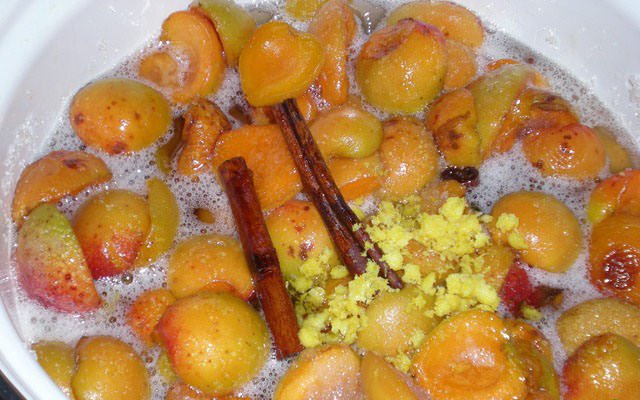 293ed2564fa2d6532fbed175d905df76 Рецепти приготування смачного абрикосового варення без кісточок, на зиму