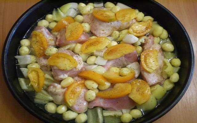 4f8f5d4853c7279d4398c09bbbfa3ca8 Як запекти курку з овочами в духовці — рецепти приготування дуже смачної курки