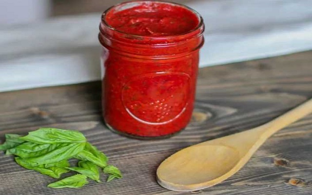 75dc9211efb221351d57d44bda6d8373 5 простих рецептів приготування томатної пасти своїми руками на зиму, в домашніх умовах