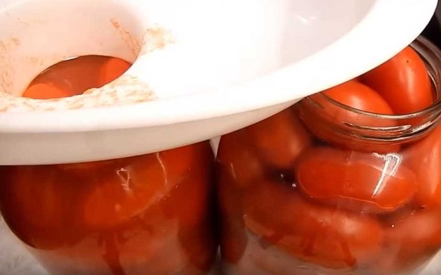 8317cd0d0c4ec914229b9aedb52ed624 Консервування помідорів на зиму, кращі рецепти заготівлі дуже смачних томатів у власному соку