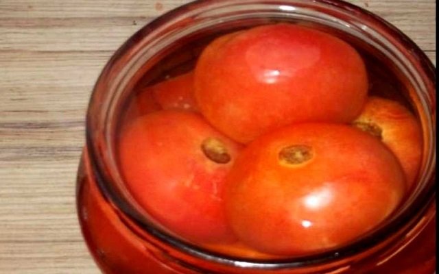 8dc7f04fd20d70def1632e0d48ff26fb Консервування помідорів на зиму, кращі рецепти заготівлі дуже смачних томатів у власному соку