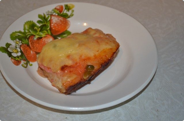 a5eadda4e6270020c99f09add7111328 Піца з ковбасою, сиром і помідорами   простий рецепт в духовці