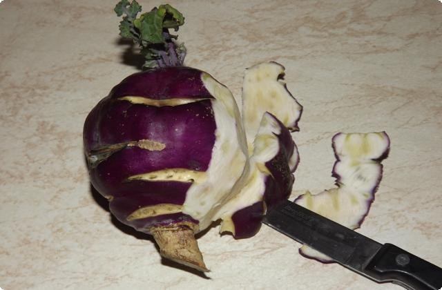b2e661aba0fd6f3e7d51303bbc88708c Салат з капусти кольрабі — дуже смачний рецепт з огірком, яйцем і зеленню