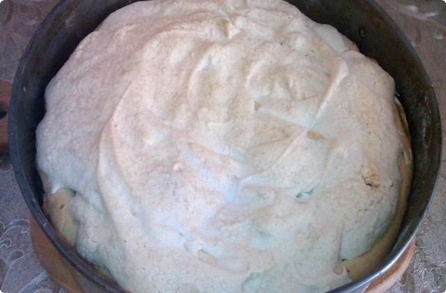 d197162fbc3c5494269ef67688f389f5 Яблучний пиріг з корицею на сметані   простий рецепт в духовці