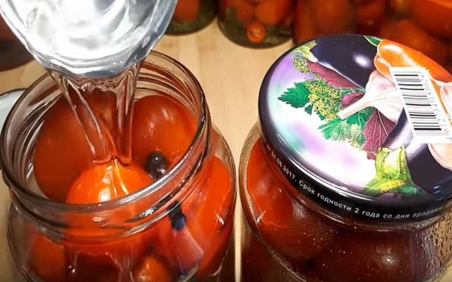 f0d1285e768c3cbb7009e8b8fef97056 Рецепти консервування дуже смачних маринованих помідорів на зиму