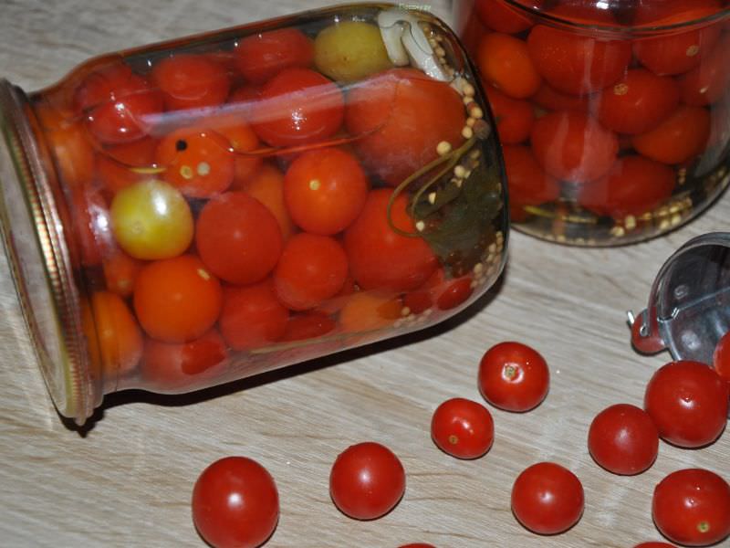 f51112906ac003aaa0797f18cbba60d8 Як солити помідори черрі на зиму в банках — прості рецепти
