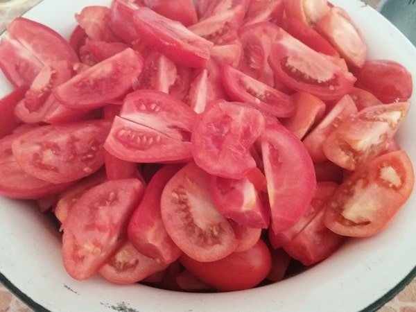 khrenovina – klassicheskijj recept prigotovleniya iz pomidor i khrena s chesnokom3 Аджика – класичний рецепт приготування з помідор і хрону з часником