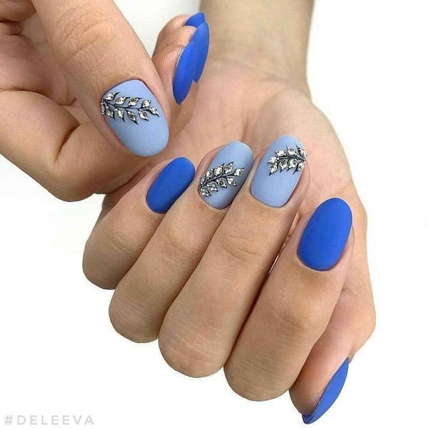 6fedea193cf78a0bf67d42a89d8fbfda Блакитний манікюр 2020 2021: модні блакитні нігті, фото блакитного манікюру, ідеї блакитного дизайну нігтів
