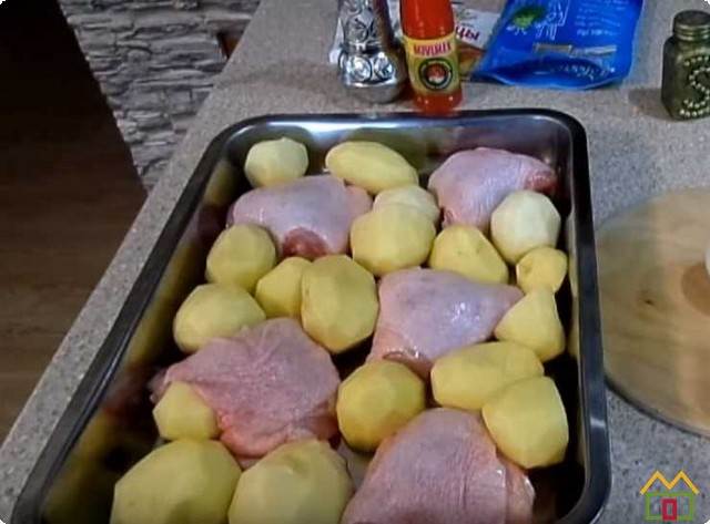 81a4d103c04780c78c59d3857423ffd5 Картопля запечена в духовці — прості і смачні рецепти