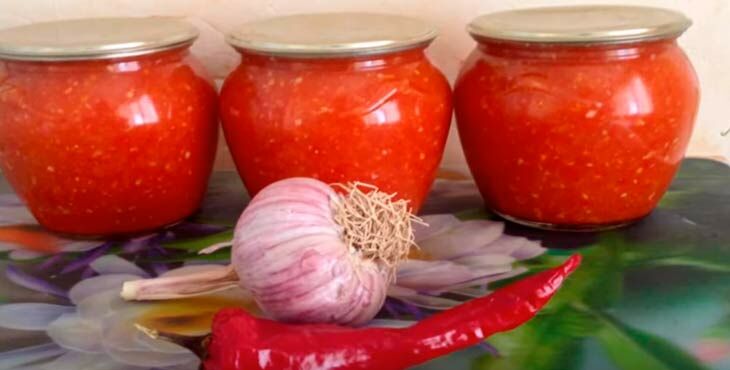 adzhika iz pomidor i chesnoka: klassicheskie recepty na zimu1 Аджика з помідор і часнику: класичні рецепти на зиму