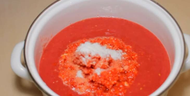 adzhika iz pomidor i chesnoka: klassicheskie recepty na zimu26 Аджика з помідор і часнику: класичні рецепти на зиму