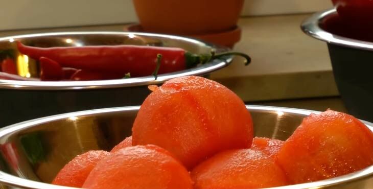 adzhika iz pomidor i chesnoka: klassicheskie recepty na zimu30 Аджика з помідор і часнику: класичні рецепти на зиму