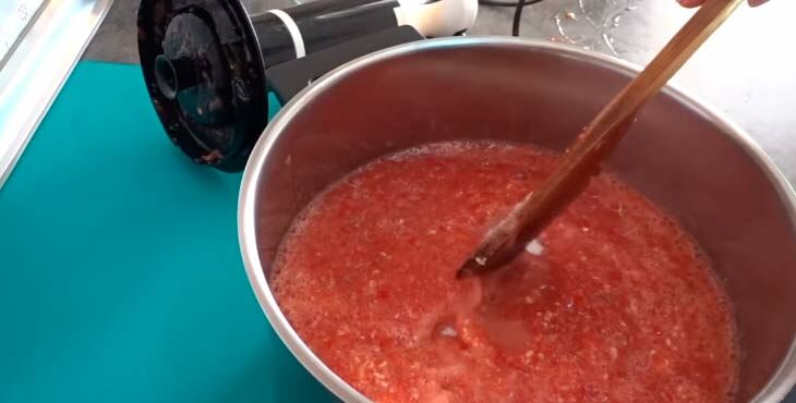 adzhika iz pomidor i chesnoka: klassicheskie recepty na zimu38 Аджика з помідор і часнику: класичні рецепти на зиму
