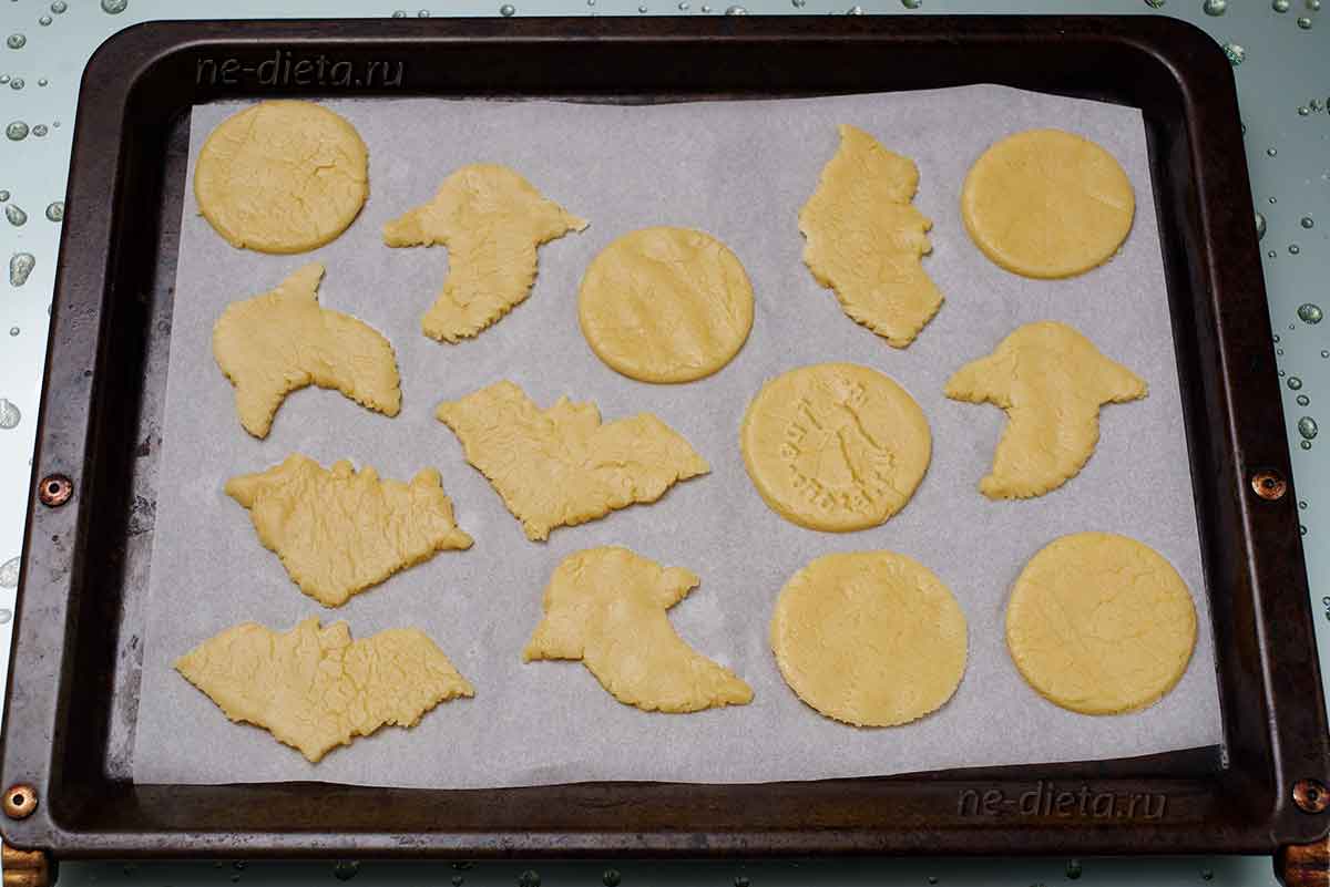 b6968f70c7f6a4dce131c94446769009 Як приготувати печиво на Хелловін своїми руками — рецепт печива у формі павутинок і різних персонажів з покроковими фото