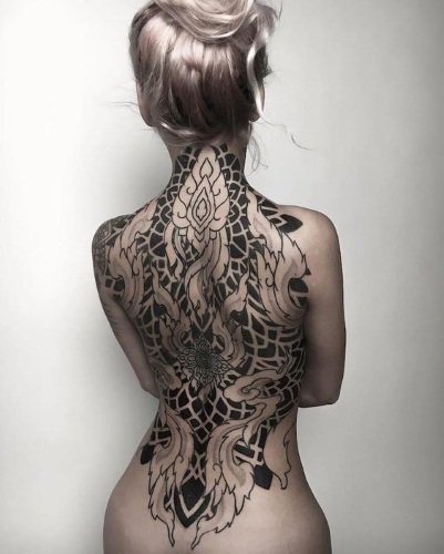 d06881907b5467cd25edcfe222a95d4a Татуювання на спині для дівчат. Фото, ескізи, написи з перекладом, крила