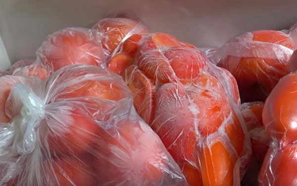 kak zamorozit pomidory na zimu svezhimi, v domashnikh usloviyakh88 Як заморозити помідори на зиму свіжими, в домашніх умовах