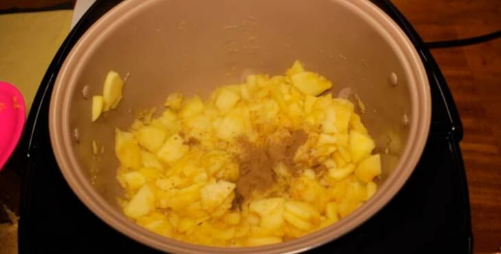 pirog s yablokami iz sloenogo testa   8 poshagovykh receptov v dukhovke316 Пиріг з яблуками з листкового тіста   8 покрокових рецептів в духовці