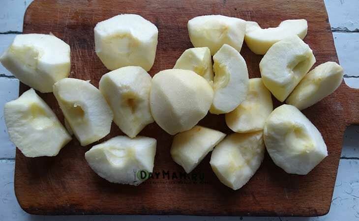 pirozhki s yablokami v dukhovke   bystrye i vkusnye recepty529 Пиріжки з яблуками в духовці — швидкі і смачні рецепти