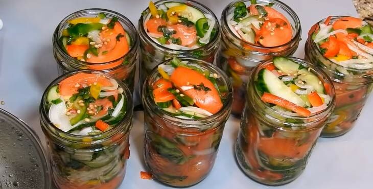 salat iz ovoshhejj na zimu palchiki oblizhesh bez sterilizacii140 Салат з овочів на зиму Пальчики оближеш без стерилізації