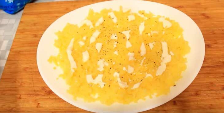 salat mimoza   klassicheskie recepty s vernojj posledovatelnostyu sloev265 Салат мімоза   класичні рецепти з правильною послідовністю шарів
