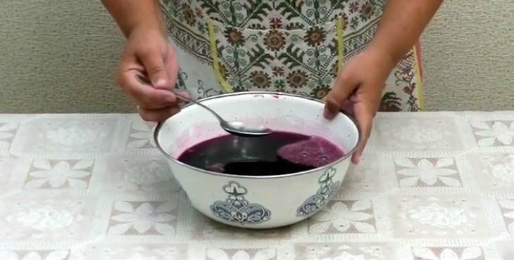 vino iz chernoplodnojj ryabiny   prostye recepty v domashnikh usloviyakh298 Вино з чорноплідної горобини — прості рецепти в домашніх умовах