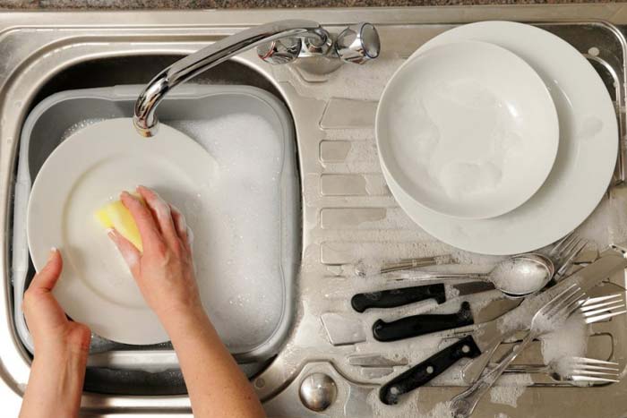 07e36717164b8385511c02115c95076c Чому не можна мити посуд у гостях: народні прикмети
