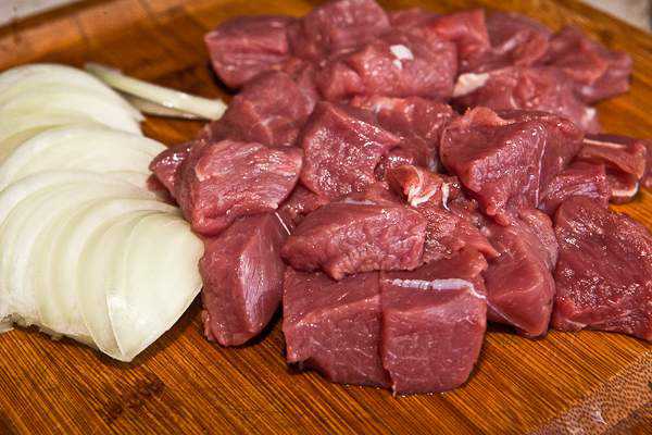 0a9693ac89a36b2057503ab56268568b Як приготувати гуляш з яловичини, щоб мясо було мяким? 7 рецептів гуляшу з підливою