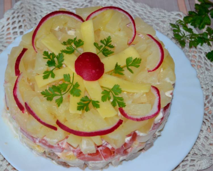 132e2d21e04d87bd91b6332e62b96de3 Салат з ананасами, куркою і сиром: 10 дуже смачних рецептів
