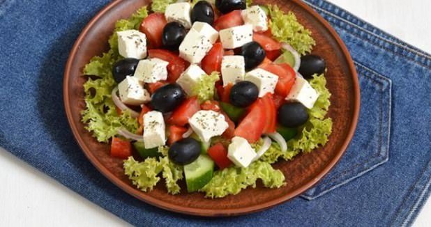 1b38dd319d6cd4658f471271559d24a9 Грецький салат з листям салату: 6 простих класичних рецептів