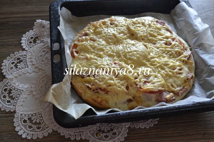 1b3bc0555aaabaa791cf07683853bde3 Піца з ковбасою і сиром в духовці: 5 простих рецептів приготування в домашніх умовах