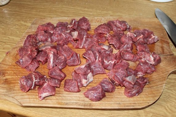 1c9bb826d9a4db1ab52607eff0844b8c Як приготувати гуляш з яловичини, щоб мясо було мяким? 7 рецептів гуляшу з підливою