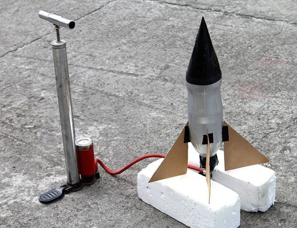 221b5ea2c98113c69edf8e7b20f1cdb8 Ракета з паперу та картону для дітей: як зробити своїми руками саморобку ракету
