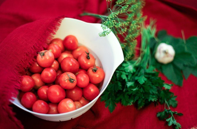 37ae9d3ebac89148efbfff2fcf37ab32 Солоні помідори в домашніх умовах (рецепти швидкого приготування)