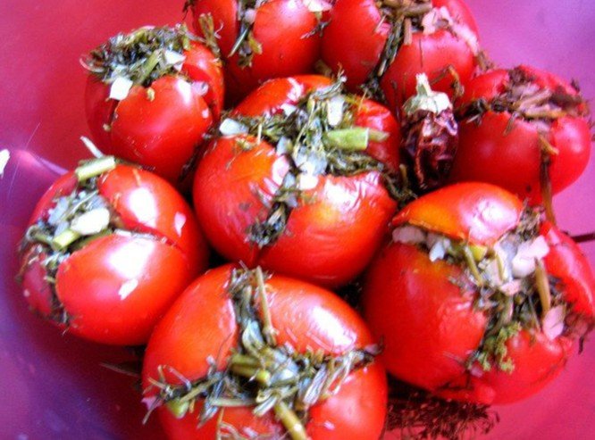 37bef8a2b825d344177db95df03ae0c3 Солоні помідори в домашніх умовах (рецепти швидкого приготування)